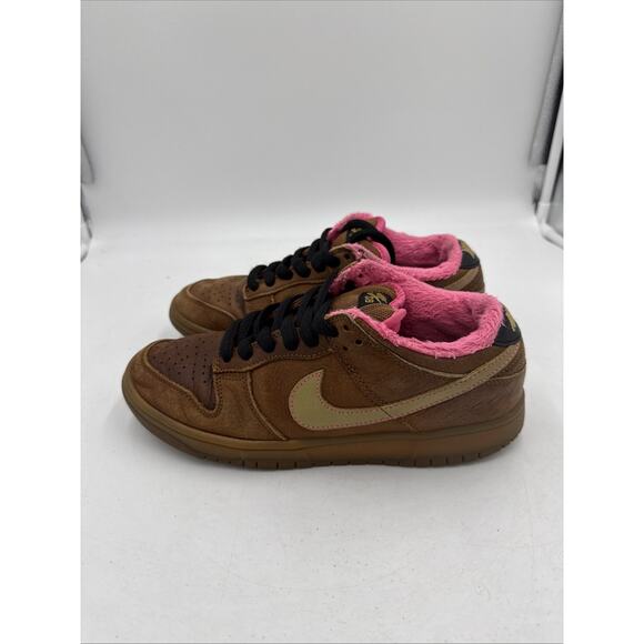 Athletic_Shoes
